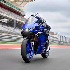 Yamaha R3